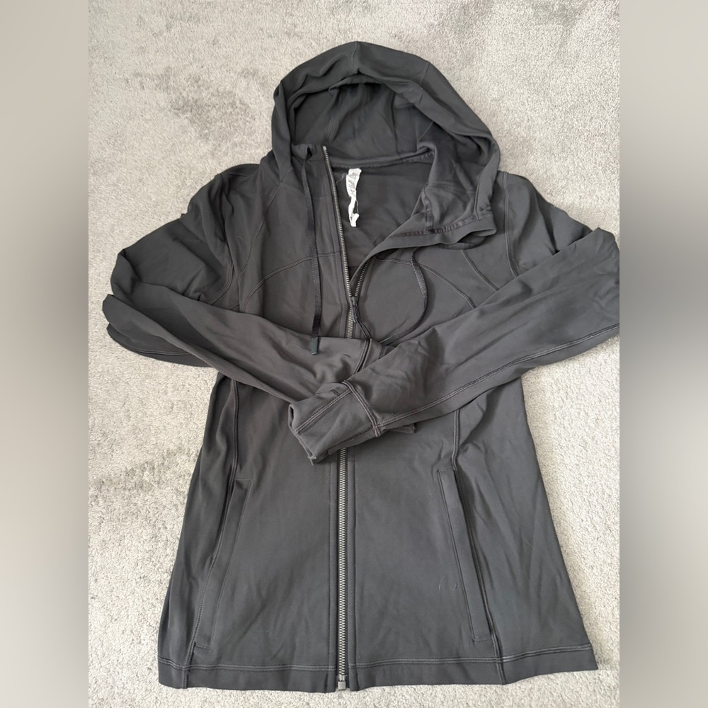 EUC Lululemon Nulu Hooded Define Jacket Size 12 in Graphite Grey